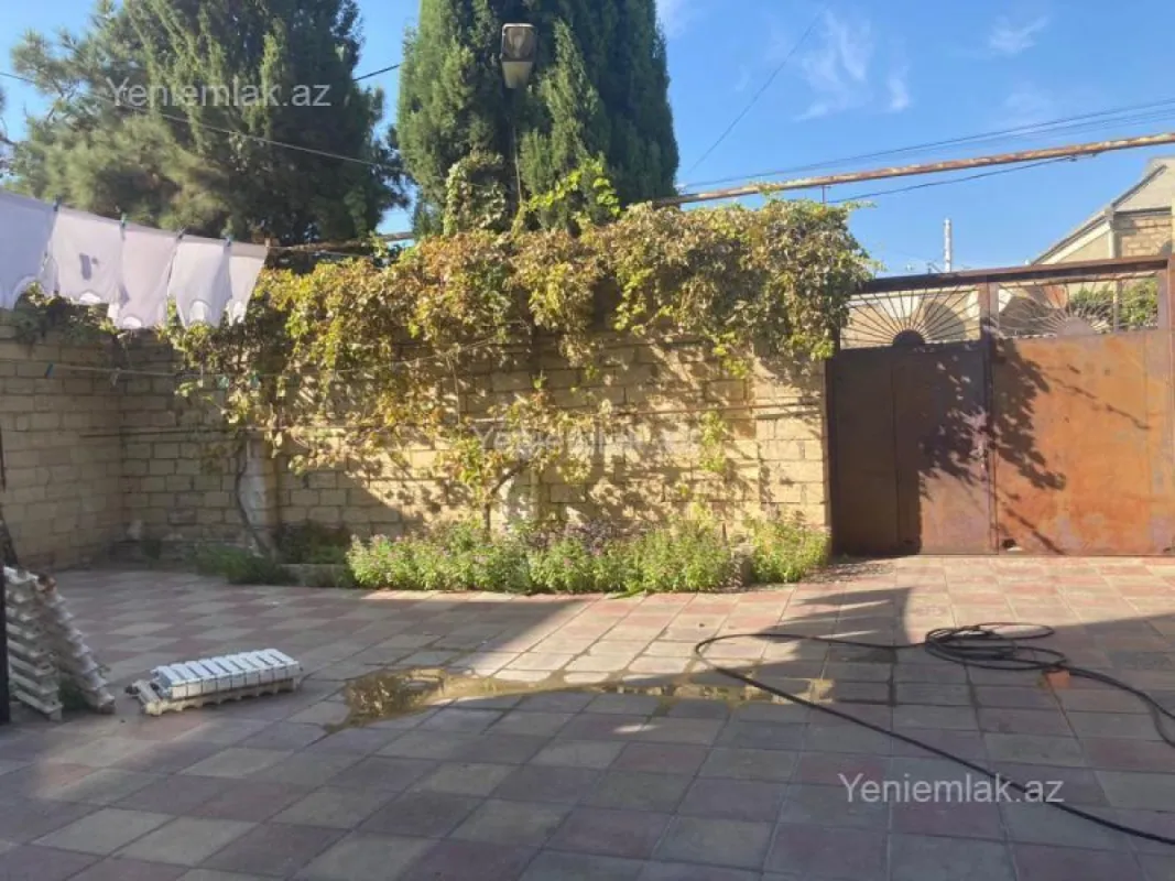 Satılır 6 otaqlı həyət evi 260 m²