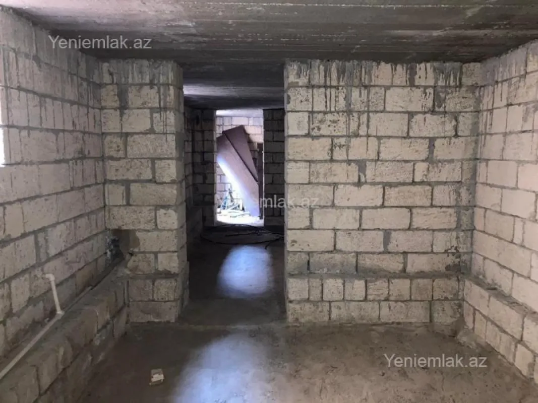 Satılır 6 otaqlı həyət evi 260 m²