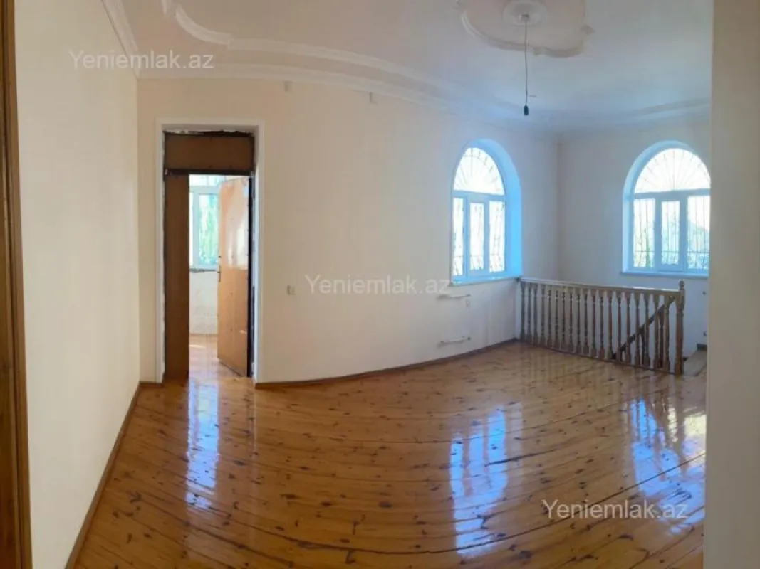 Satılır 6 otaqlı həyət evi 260 m²