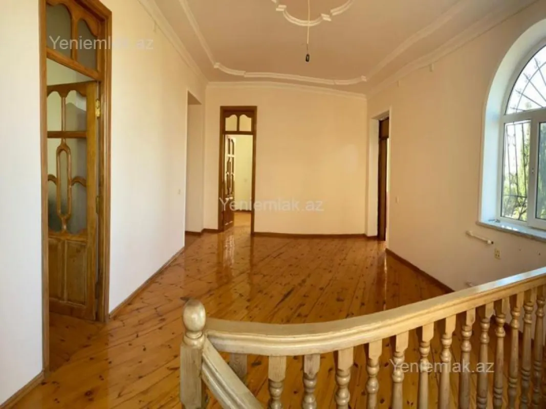 Satılır 6 otaqlı həyət evi 260 m²