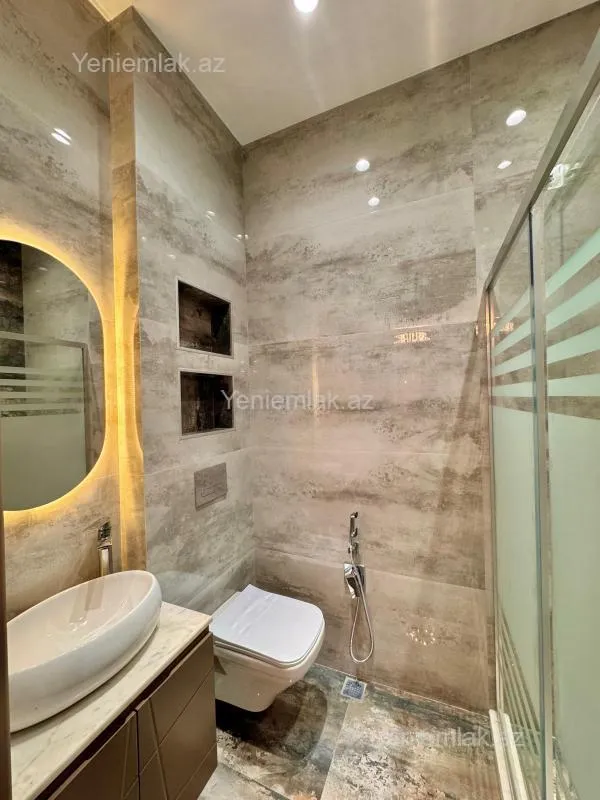 Satılır 5 otaqlı həyət evi 200 m²