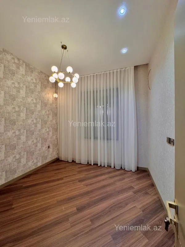 Satılır 5 otaqlı həyət evi 200 m²