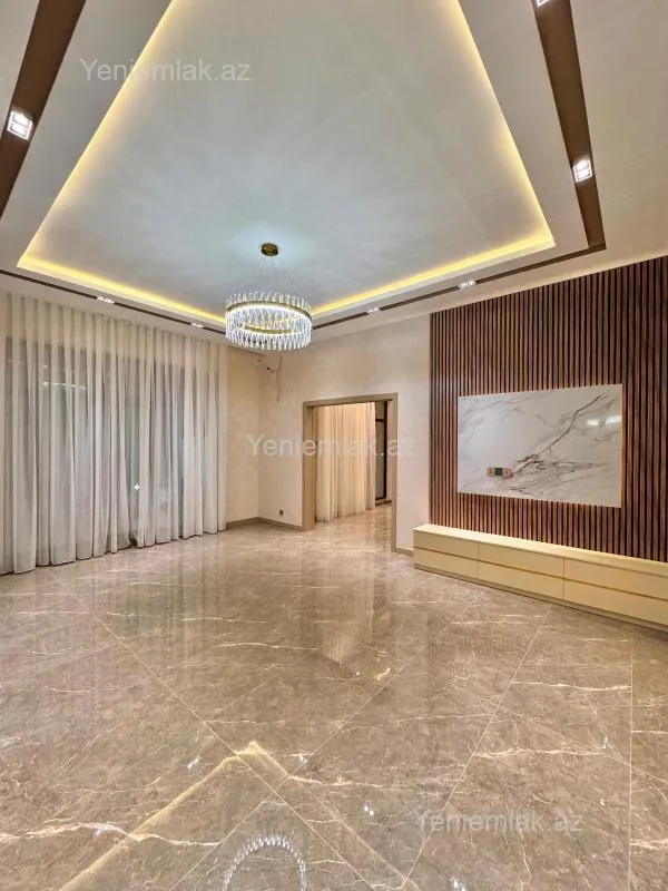 Satılır 5 otaqlı həyət evi 200 m²