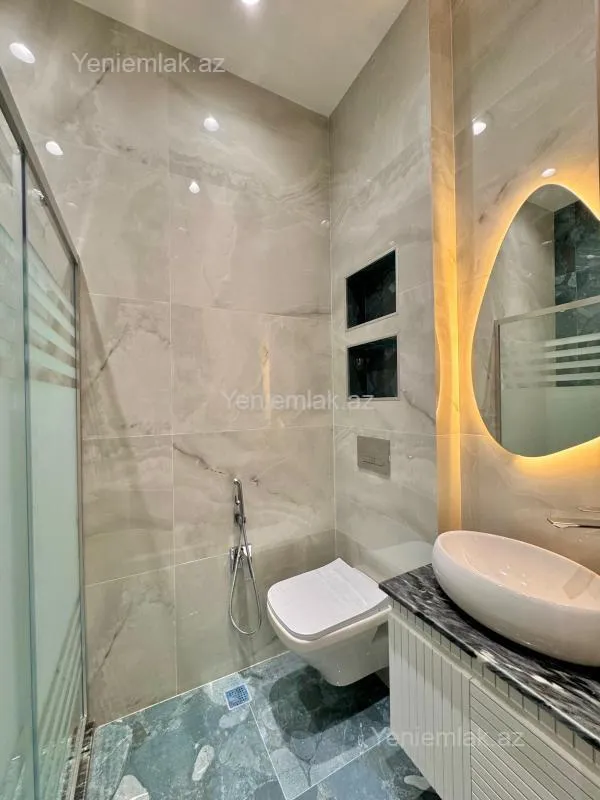 Satılır 5 otaqlı həyət evi 200 m²