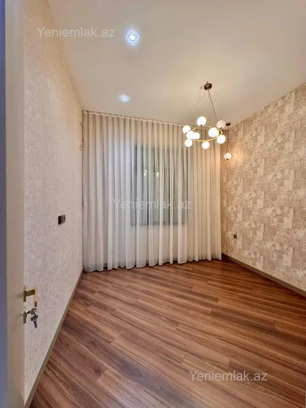 Satılır 5 otaqlı həyət evi 200 m²