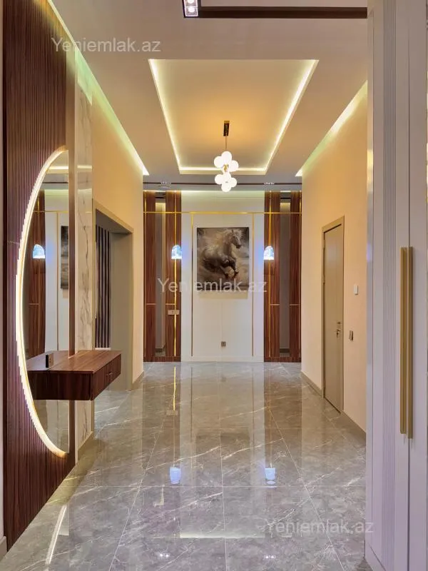 Satılır 5 otaqlı həyət evi 200 m²