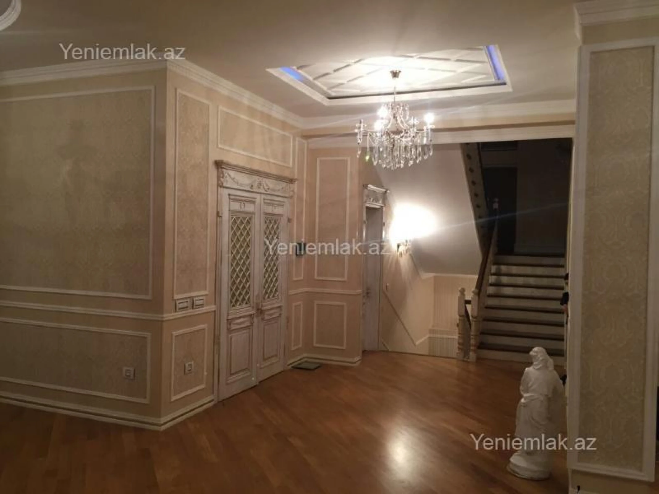 Satılır 7 otaqlı həyət evi 672 m²
