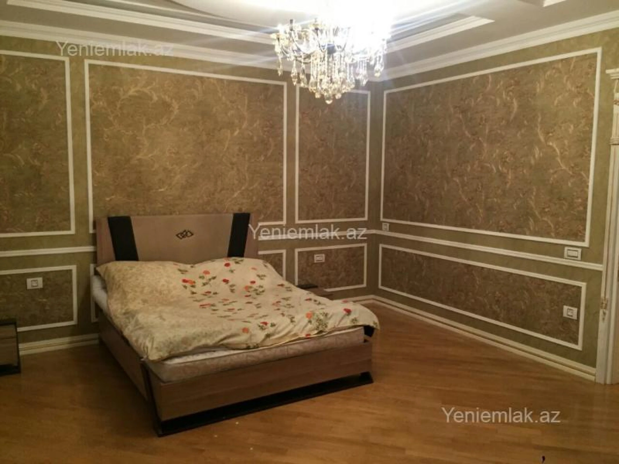 Satılır 7 otaqlı həyət evi 672 m²