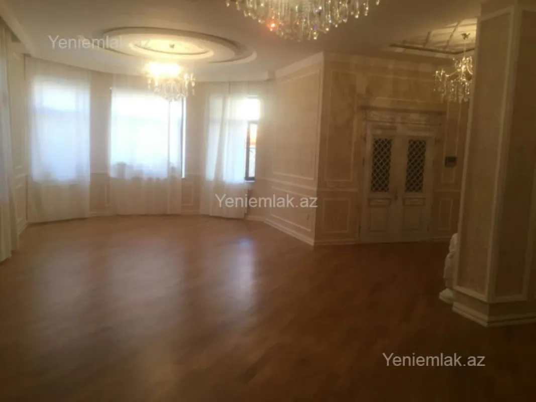 Satılır 7 otaqlı həyət evi 672 m²