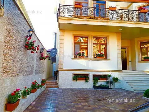 Satılır 7 otaqlı həyət evi 672 m²
