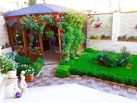 Satılır 7 otaqlı həyət evi 672 m²
