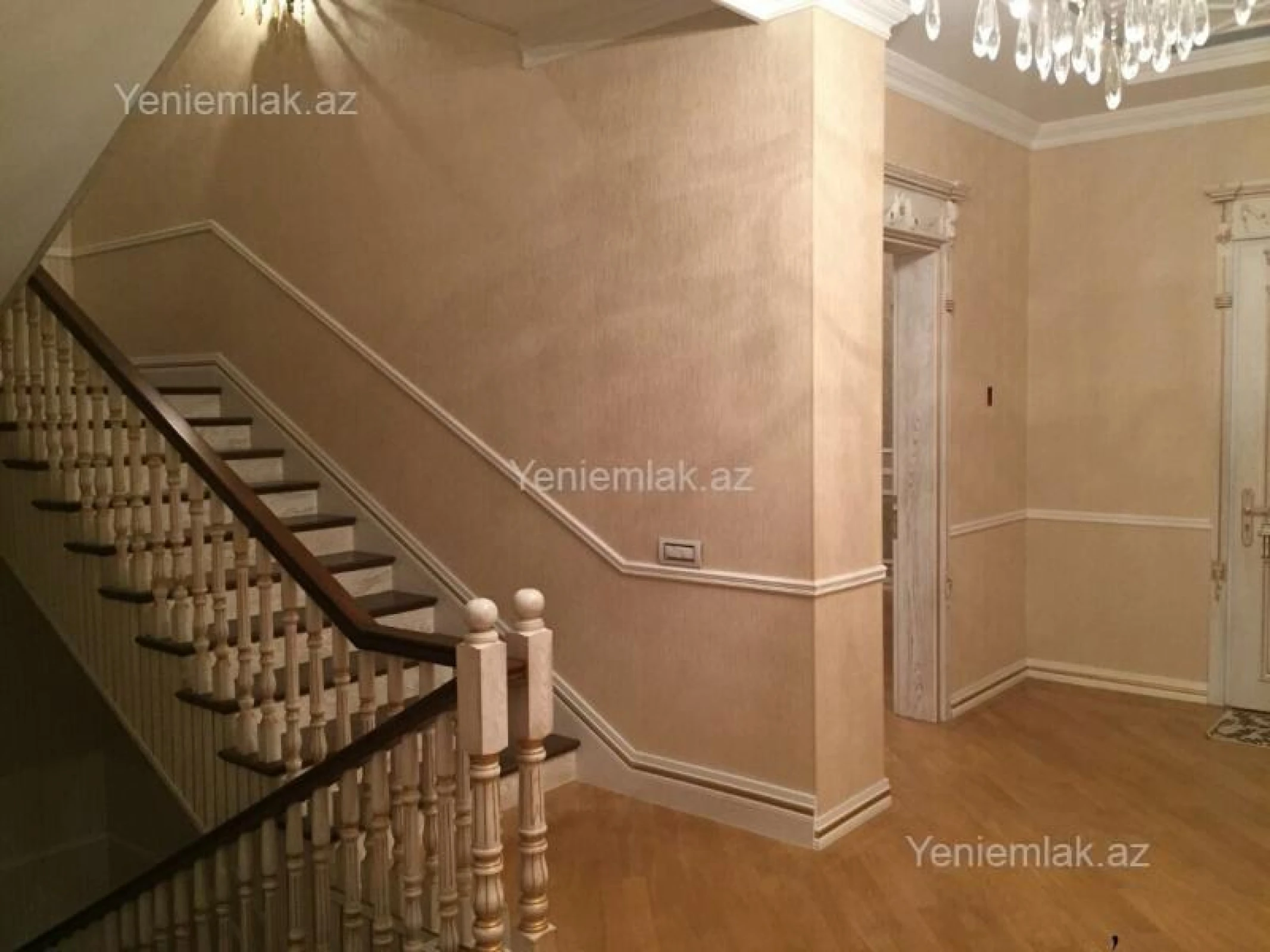 Satılır 7 otaqlı həyət evi 672 m²