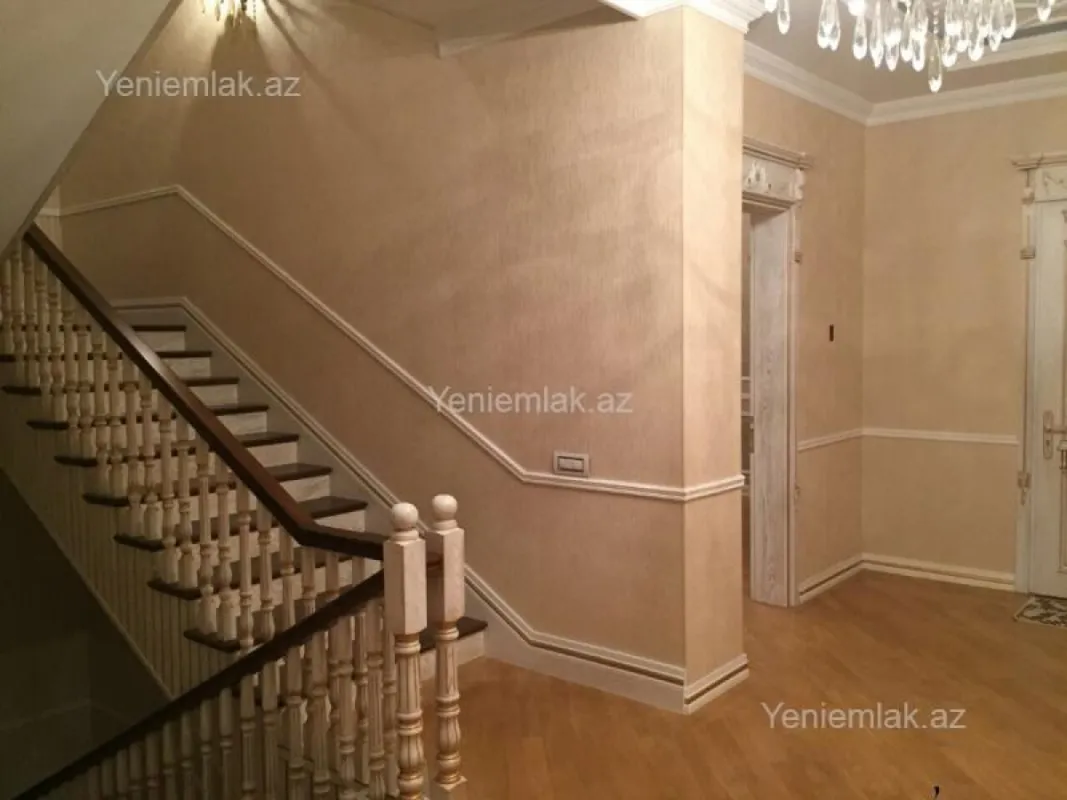Satılır 7 otaqlı həyət evi 672 m²