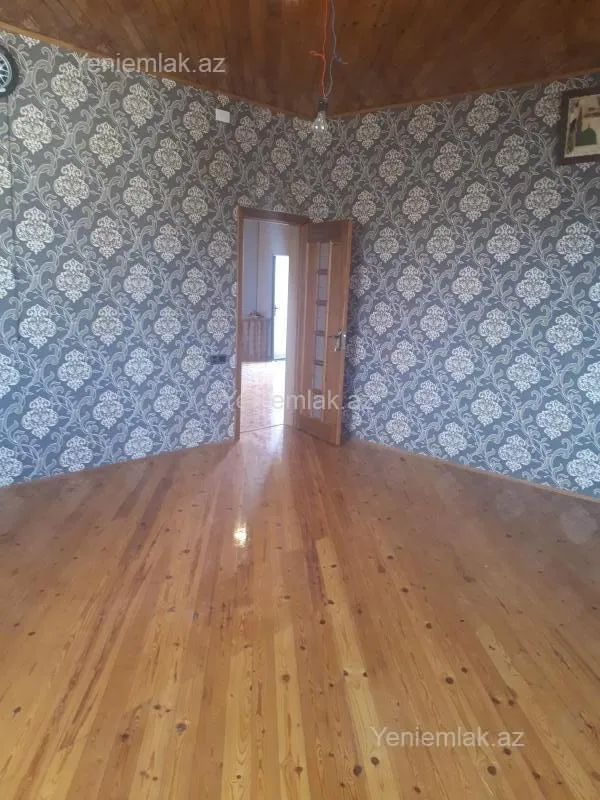 Satılır 6 otaqlı həyət evi 350 m²