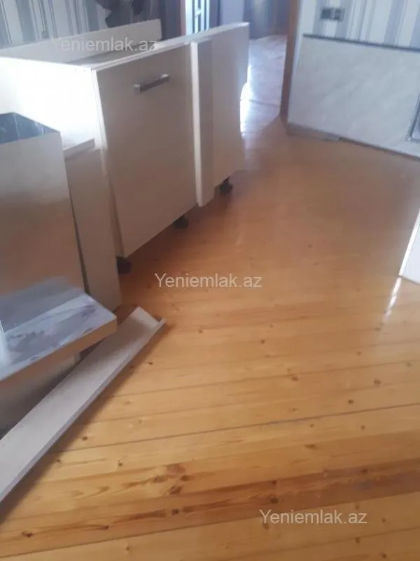 Satılır 6 otaqlı həyət evi 350 m²