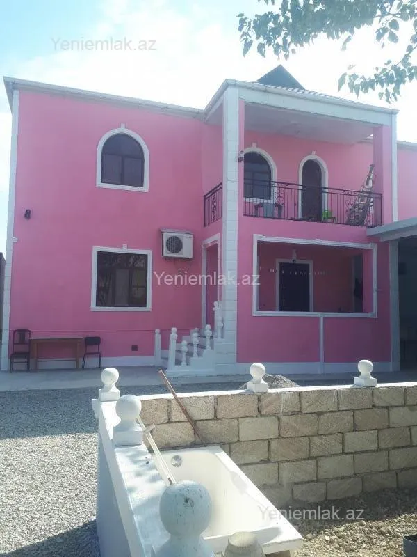 Satılır 6 otaqlı həyət evi 350 m²