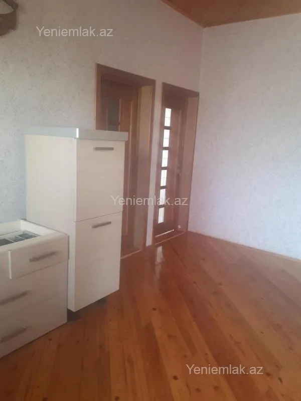 Satılır 6 otaqlı həyət evi 350 m²