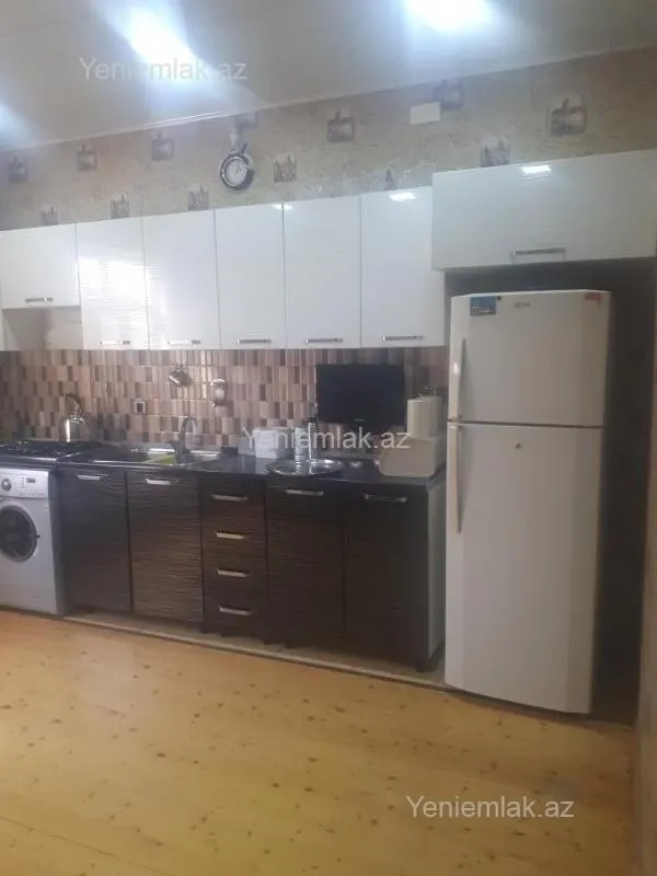 Satılır 6 otaqlı həyət evi 350 m²