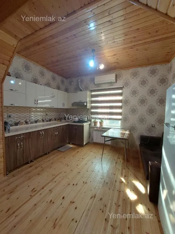 Satılır 6 otaqlı həyət evi 190 m²