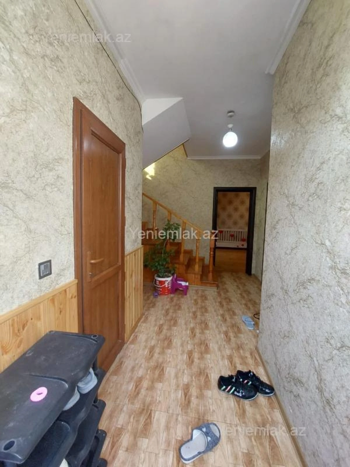 Satılır 6 otaqlı həyət evi 190 m²