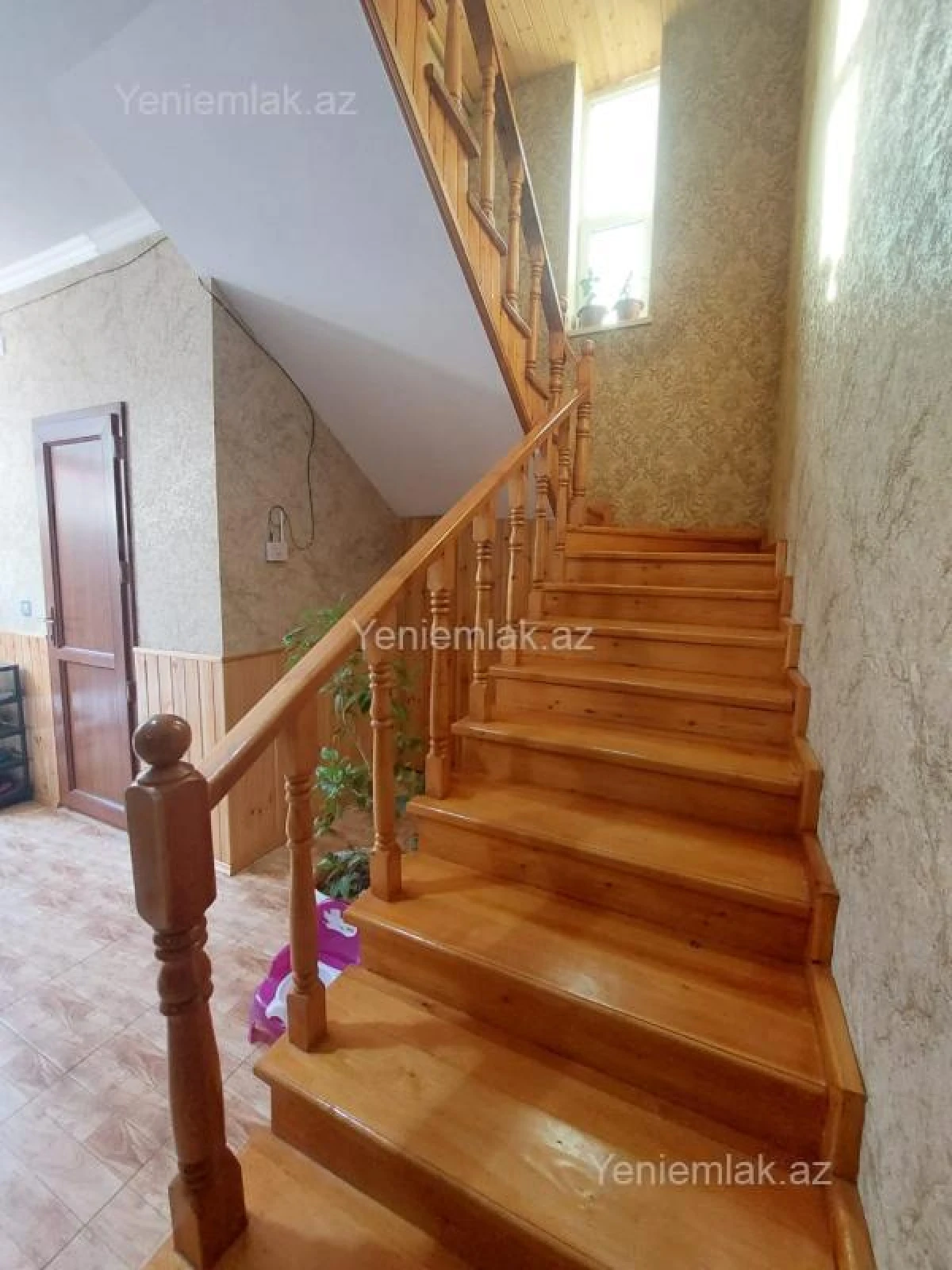 Satılır 6 otaqlı həyət evi 190 m²