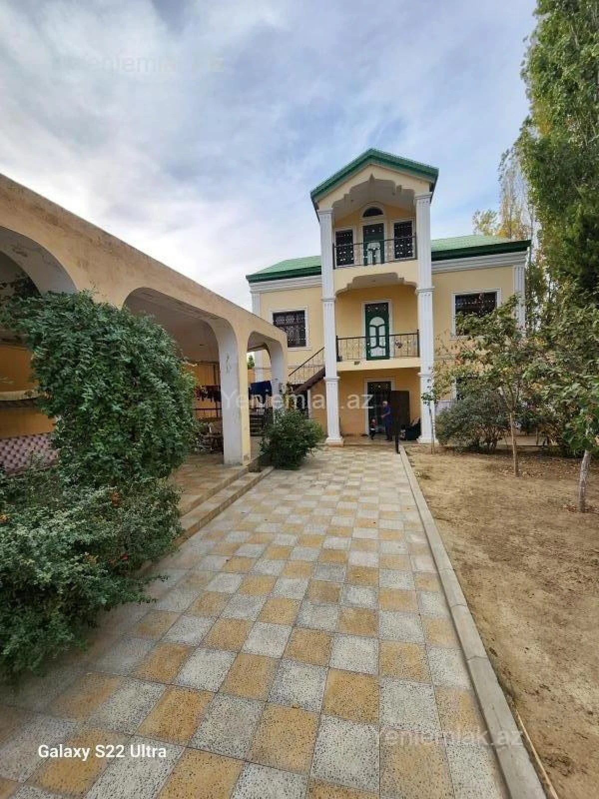 Satılır 7 otaqlı həyət evi 200 m²