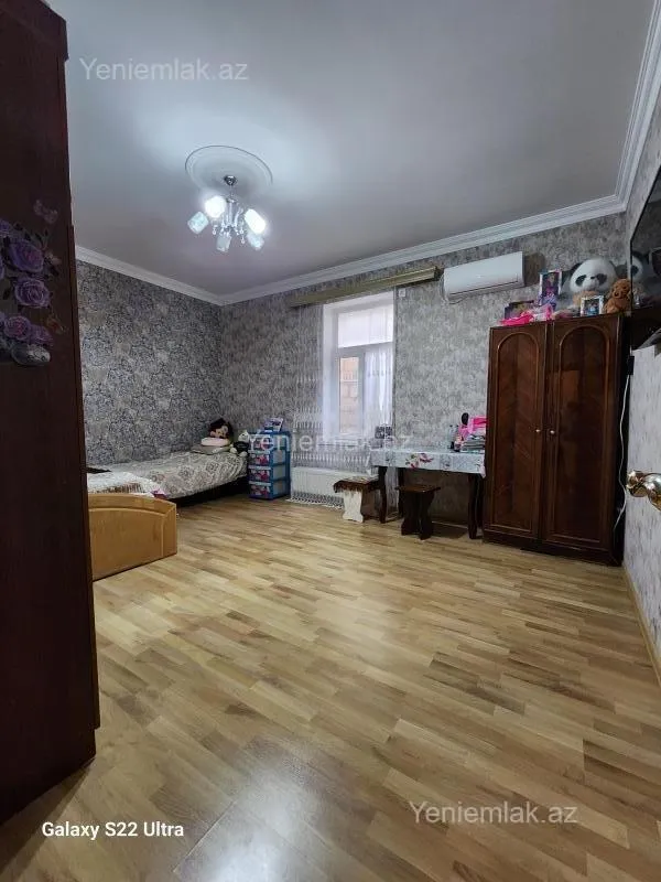 Satılır 7 otaqlı həyət evi 200 m²