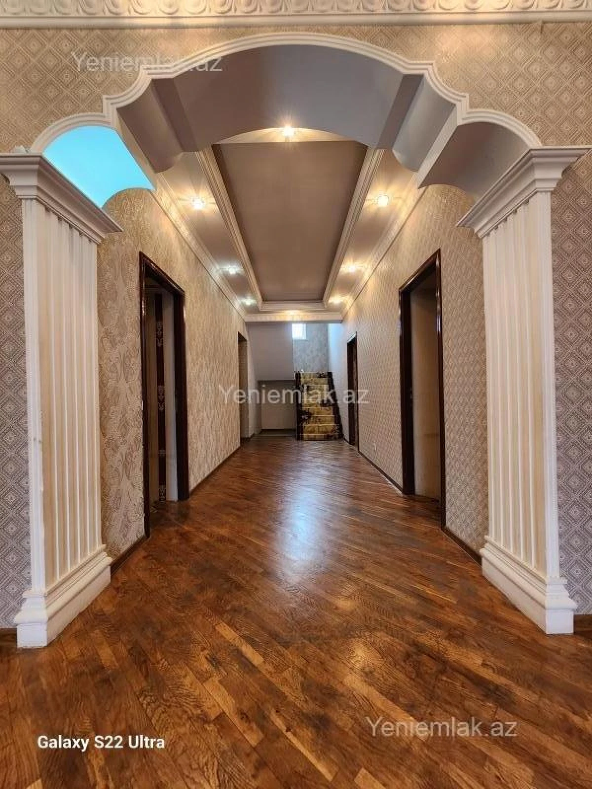 Satılır 7 otaqlı həyət evi 200 m²
