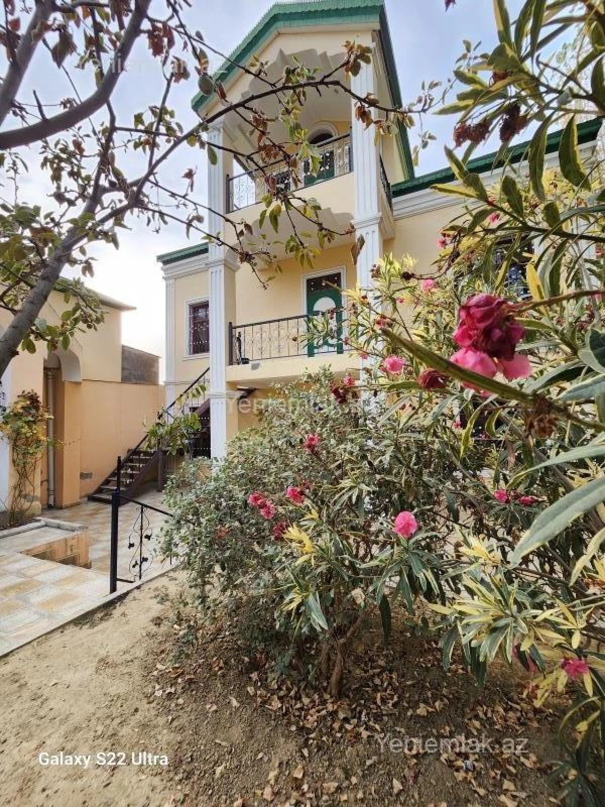 Satılır 7 otaqlı həyət evi 200 m²