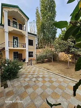 Satılır 7 otaqlı həyət evi 200 m²
