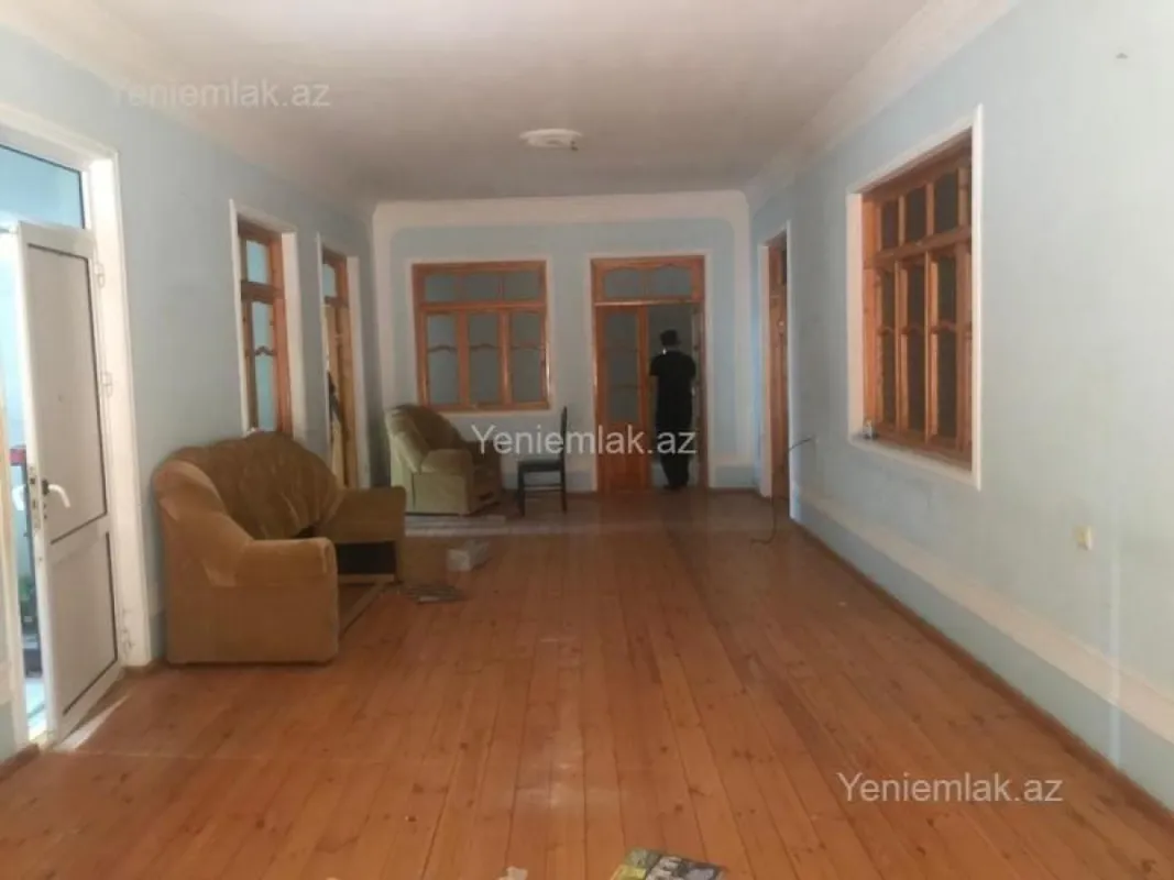Satılır 4 otaqlı həyət evi 203 m²
