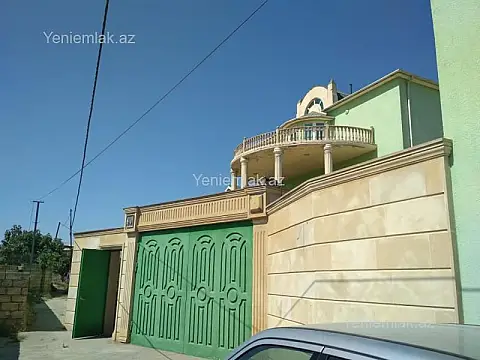 Satılır 12 otaqlı həyət evi 622 m²
