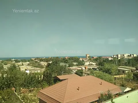 Satılır 12 otaqlı həyət evi 622 m²