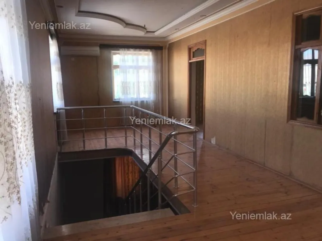 Satılır 6 otaqlı həyət evi 130 m²