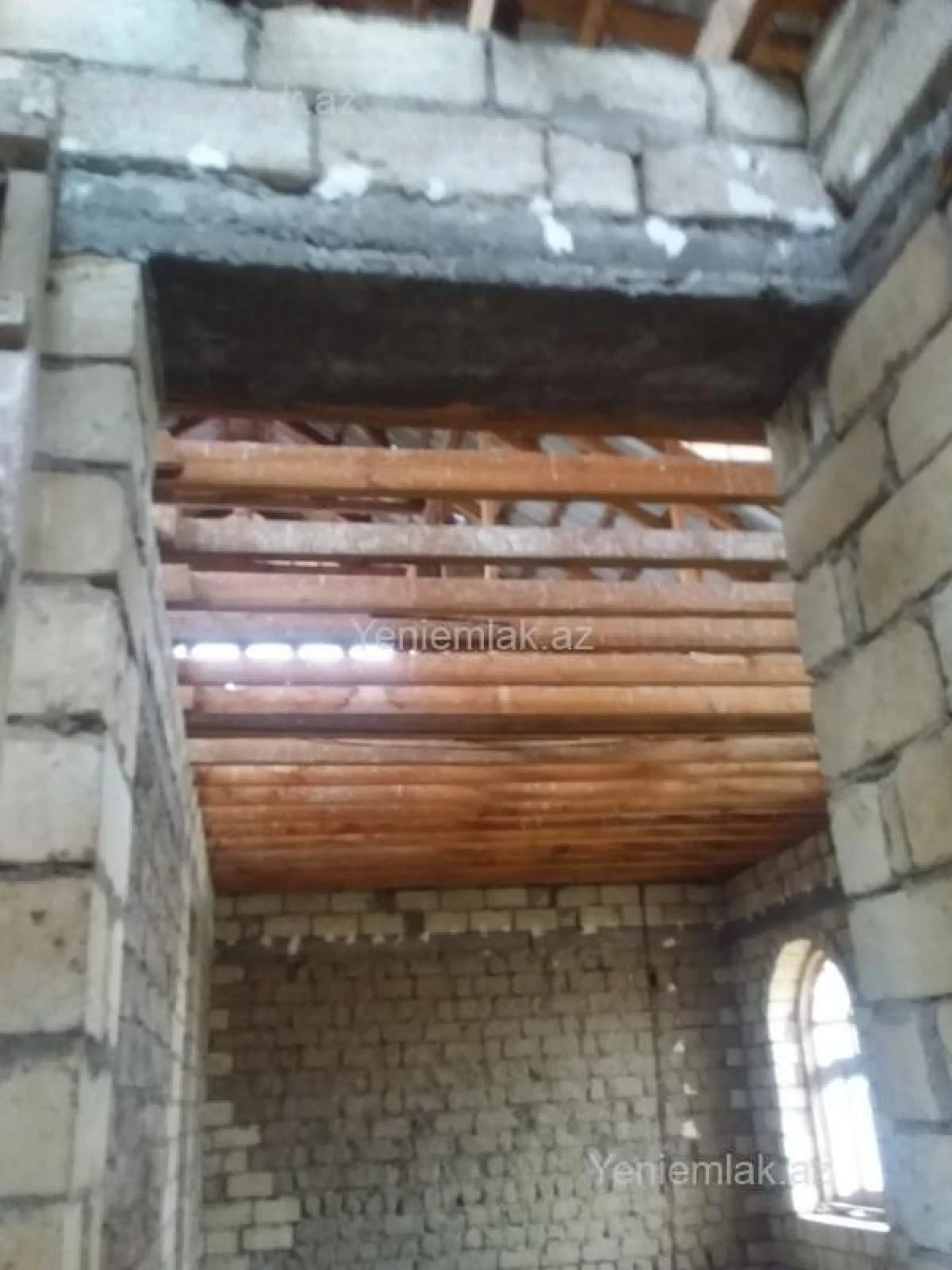 Satılır 5 otaqlı həyət evi 250 m²