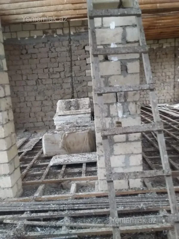 Satılır 5 otaqlı həyət evi 250 m²