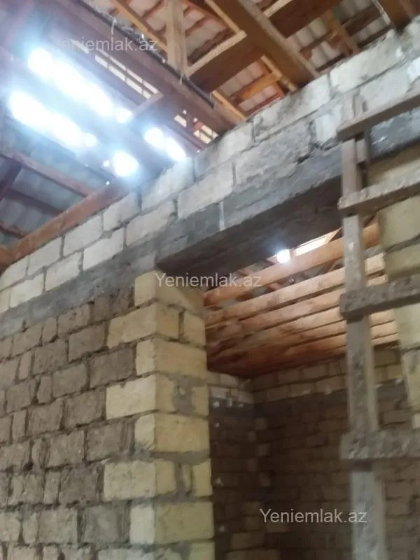 Satılır 5 otaqlı həyət evi 250 m²