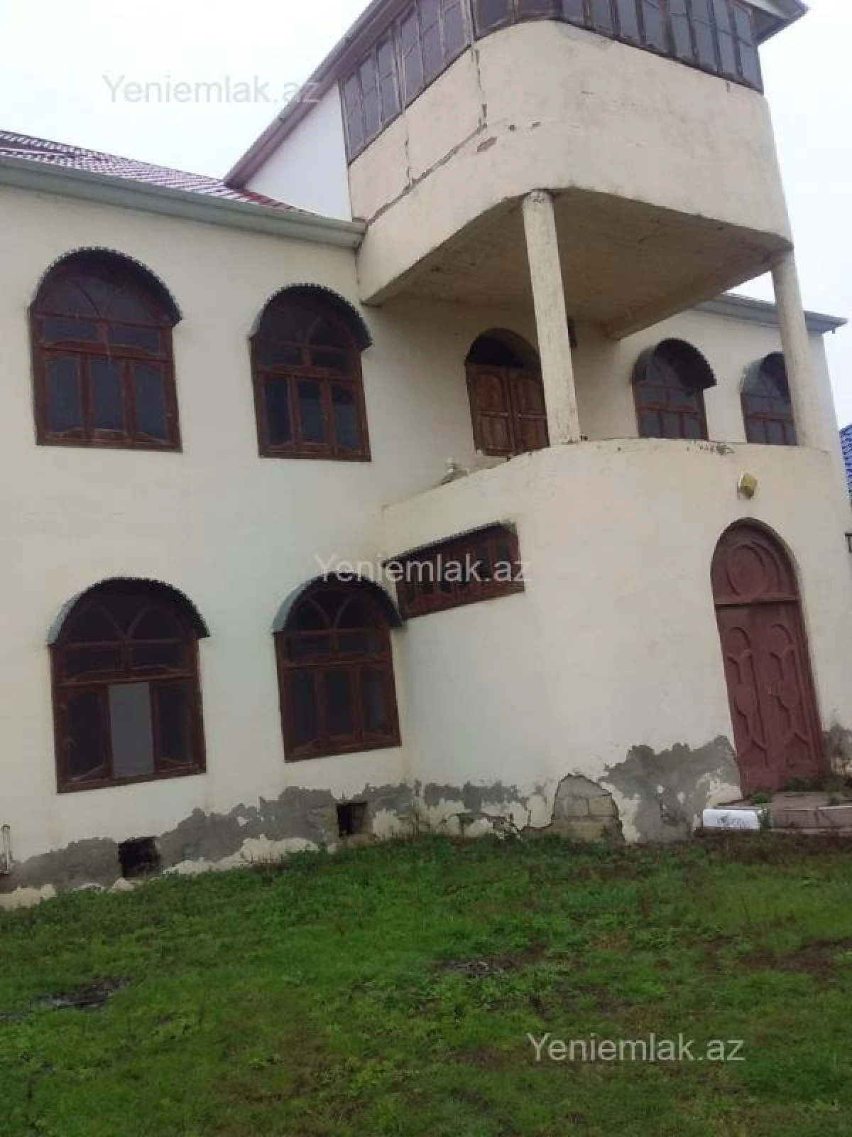 Satılır 5 otaqlı həyət evi 250 m²