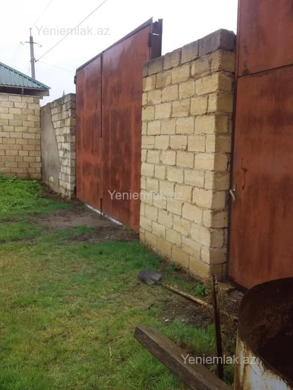 Satılır 5 otaqlı həyət evi 250 m²