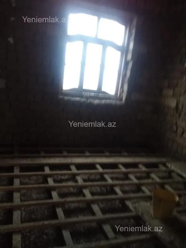 Satılır 5 otaqlı həyət evi 250 m²