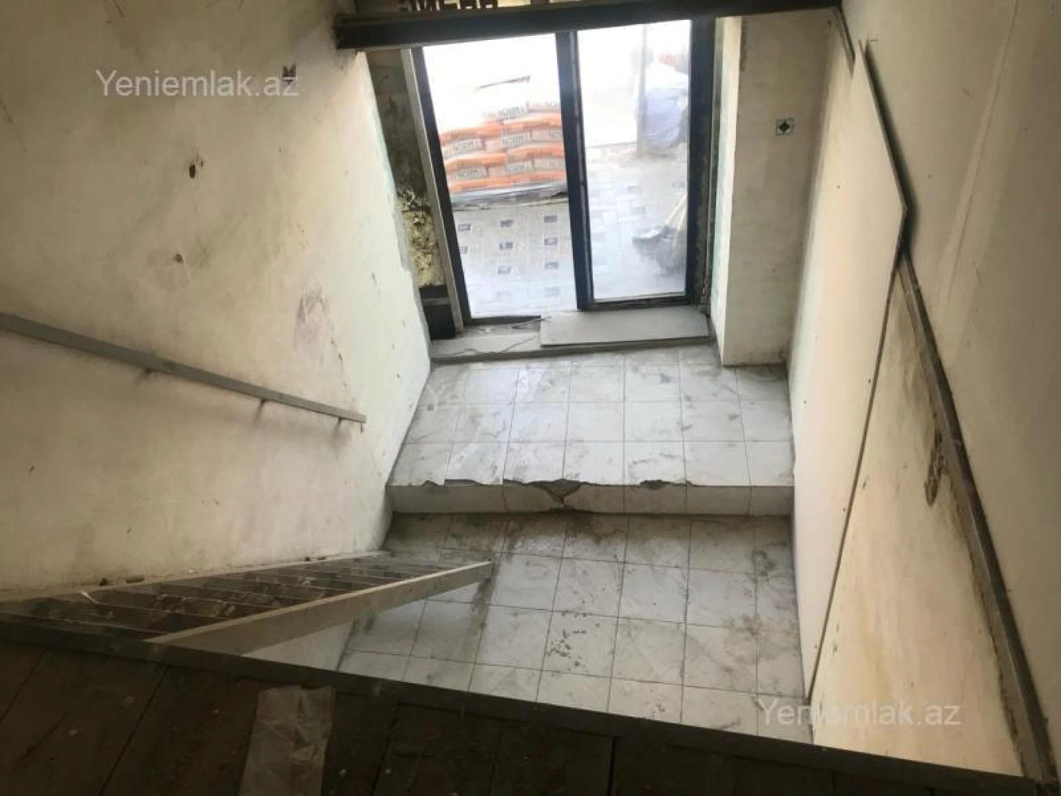 Satılır 3 otaqlı obyekt 48 m²