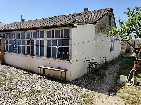 Satılır 2 otaqlı həyət evi 79 m²