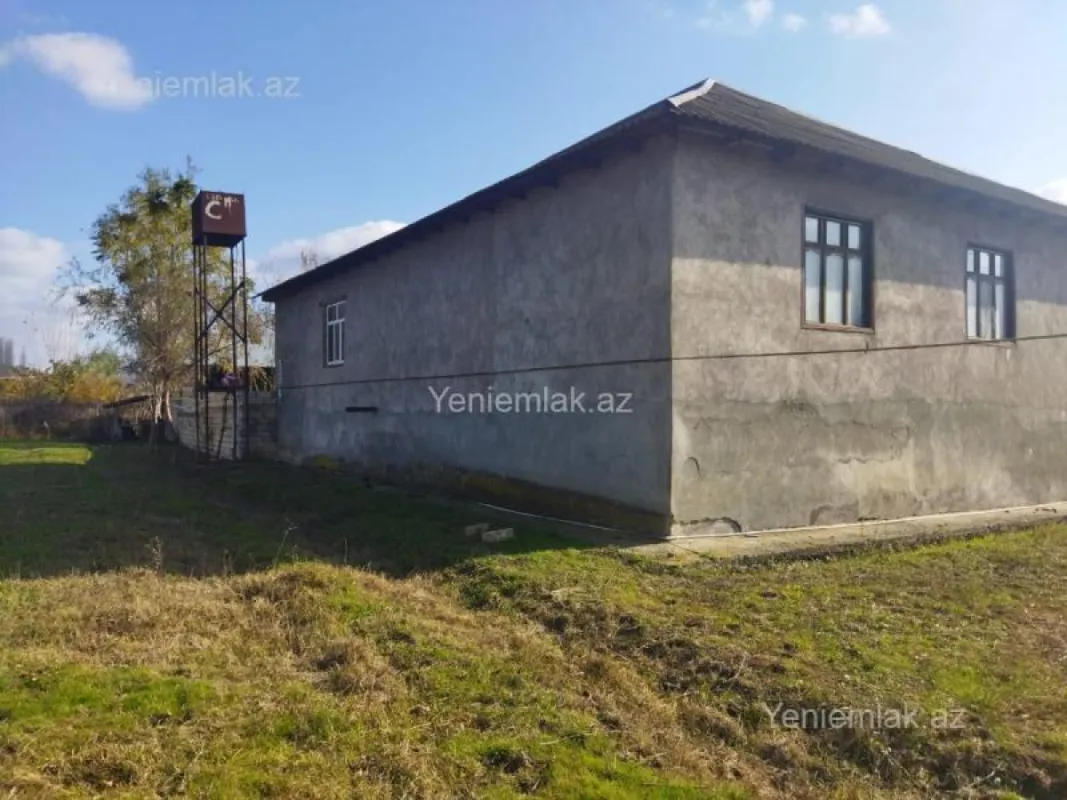 Satılır 4 otaqlı həyət evi 163 m²