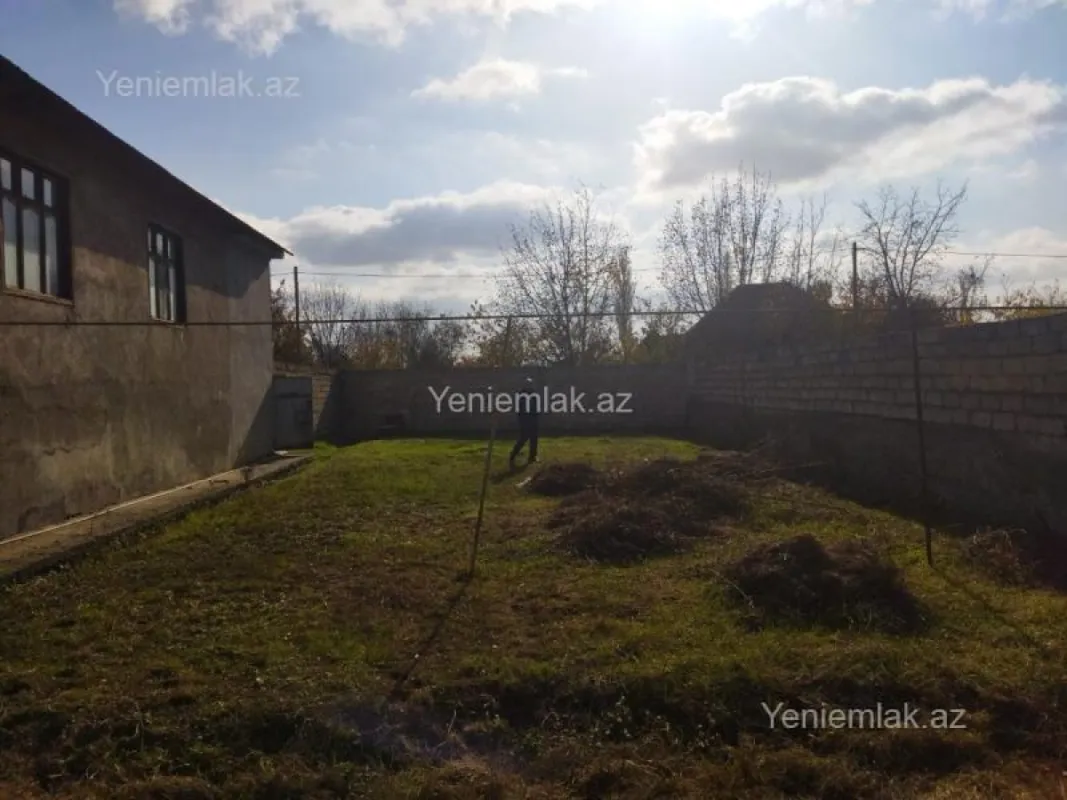 Satılır 4 otaqlı həyət evi 163 m²