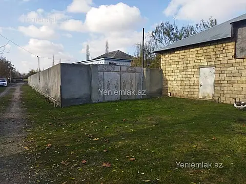 Satılır 4 otaqlı həyət evi 163 m²