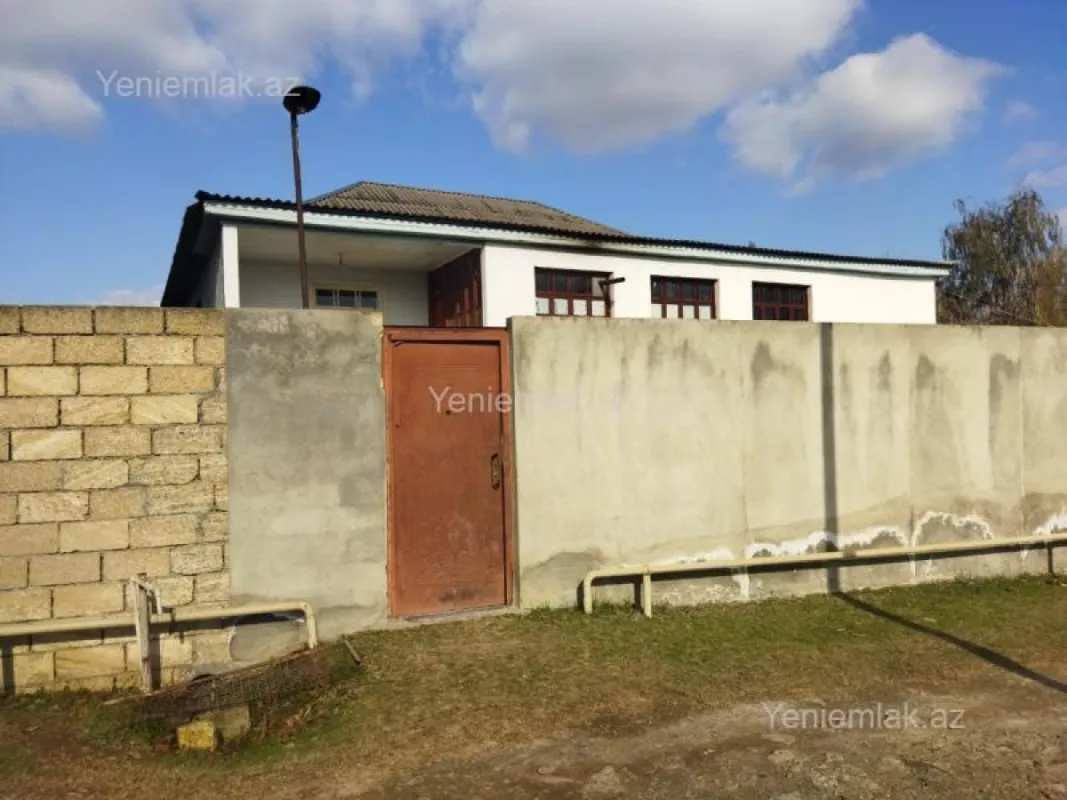 Satılır 4 otaqlı həyət evi 163 m²