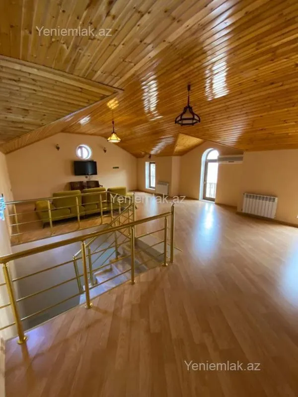 Satılır 4 otaqlı həyət evi 224 m²