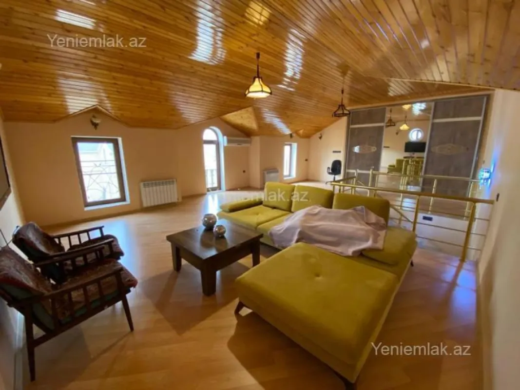 Satılır 4 otaqlı həyət evi 224 m²