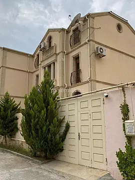 Satılır 4 otaqlı həyət evi 224 m²