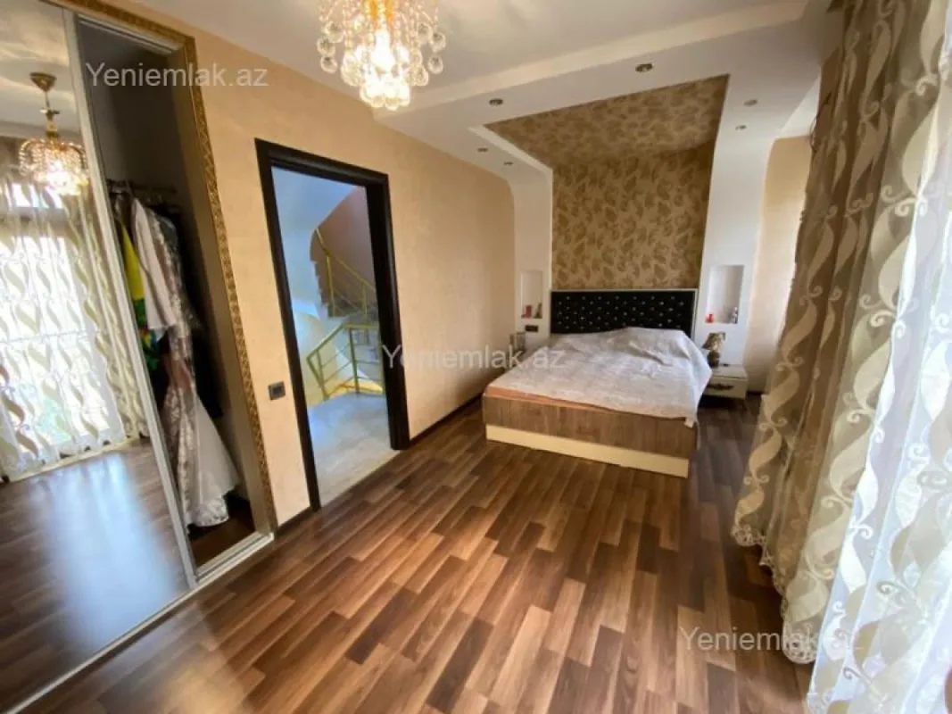 Satılır 4 otaqlı həyət evi 224 m²